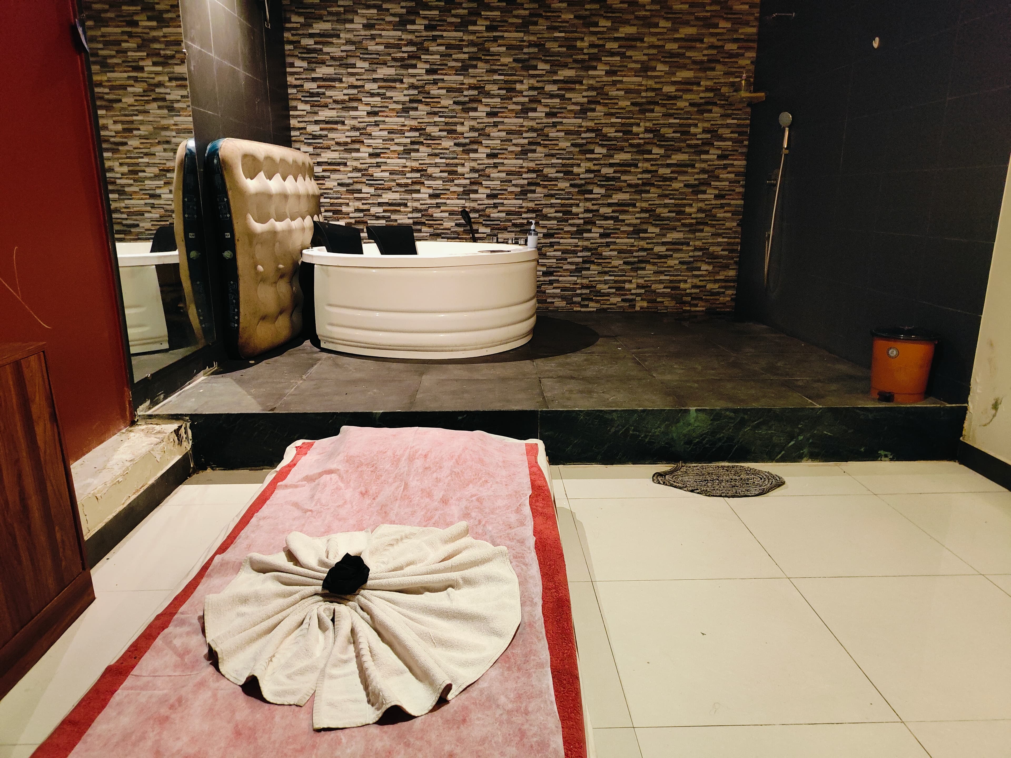 Couple spa room in Agra
