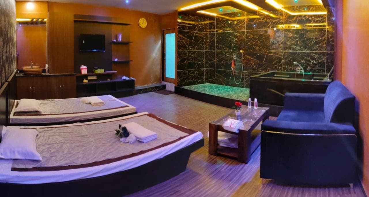 Hot oil massage in Agra