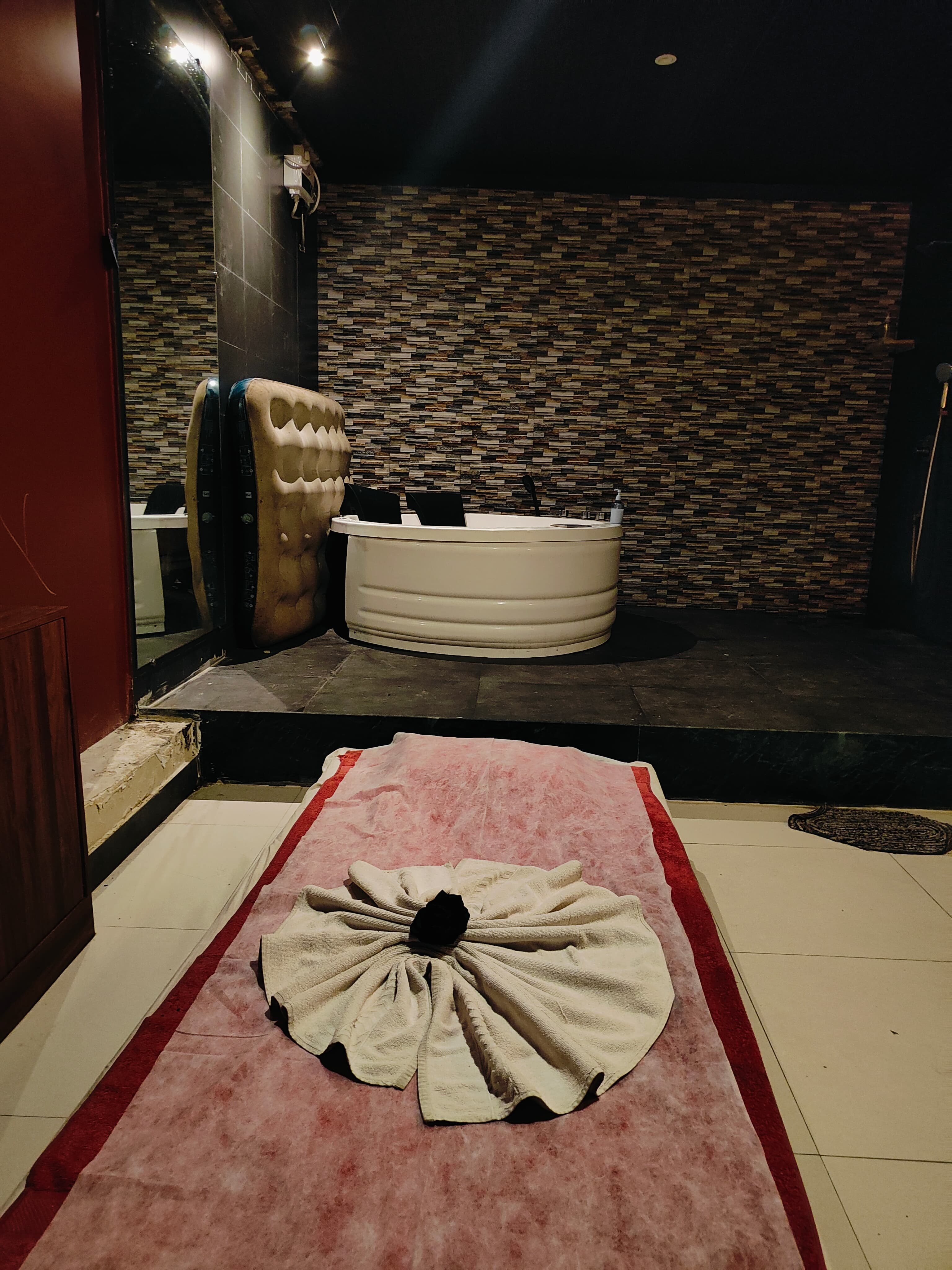 Premium wellness care spa in Agra